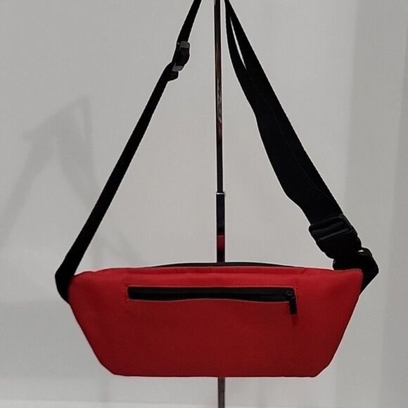 APL Bag Red Adjustable Nylon Waistbag Fannypack Zip Belt Bag Travel Vacation - Picture 3 of 5